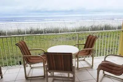 Image de Oceanfront Serenity in New Smyrna Beach – Ground-Floor Getaway