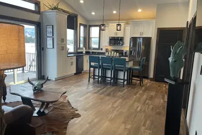 Image de Breathtaking Bridger Mountain Views! Brand New!