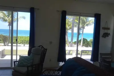 Image de Incredible 4 bedroom Villa-Ocean Front with a dock! 20% Winter Discount!