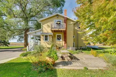 Image de Quaint & Family-Friendly Watertown Farmhouse!