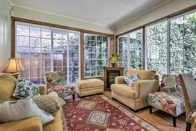 Image de Peaceful Oakland Oasis w/ Private Yard!