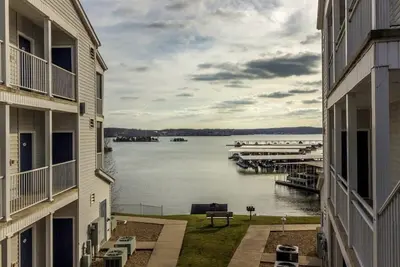 Image de Pool | WiFi | Lake Front| Sleeps 6 | Mm 13 (633dc)
