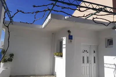 Image de Appartement de trois chambres avec la terrasse et la vue sur le mer Brist, Makarska (A-19330-a)