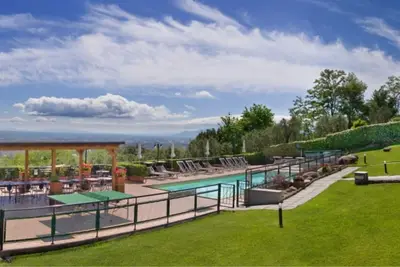 Image de Superb villa at short distance from Montecatini. Pool, basketball court, soccer, ping-pong, mountain