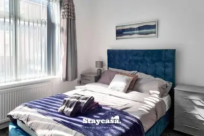 Image de 4 Bedroom, 3 Bathroom, House with Free On-street Parking