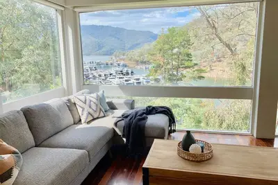 Image de Treehouse @ Lake Eildon Marina - Your Private Lake Escape Awaits!