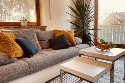Image de Newly renovated with south-facing balcony - large bathroom and large dining area - 65 sqm