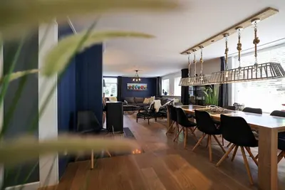 Image de Luxurious group accommodation for 11 people, de Hofstee farm, Wlan