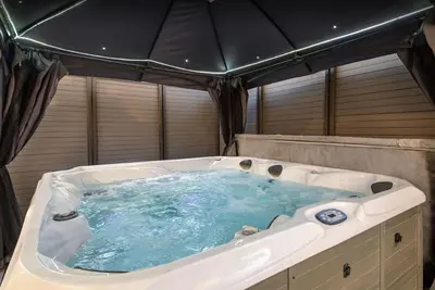 Image de Sleeps 22 | Hot Tub | Games Room