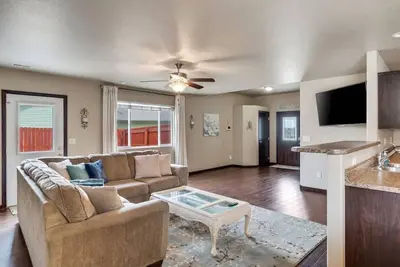 Image de Eli Drive · ★ Large Home in the Most Convenient Location ★