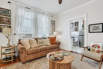 Image de Southern Belle on Oglethorpe Square