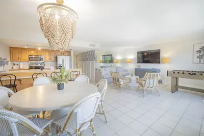 Image de Direct Beach Front Florida Paradise living. No Chores @ check out!