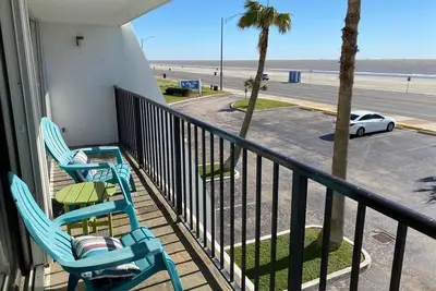 Luxurious Oceanfront Galveston Getaway 2bed/2Bath