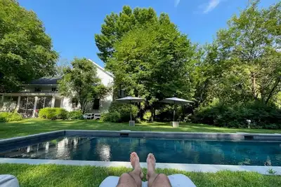 Image de Stylish Farmhouse with heated pool - 35 acres