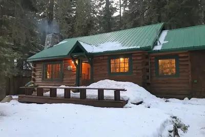 Adorable updated cabin walking distance to the lake!