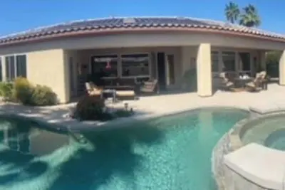 Image de Romantic Hideaway close to Palm Springs airport, restaurants and golf courses.