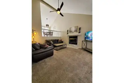 Image de Quiet and comfortable West Omaha home + garage ❤