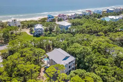 Image de Palms and Pines: 4br Sgi Home- Sleeps 16, Priv. Pool, Hot Tub, Pet Friendly!