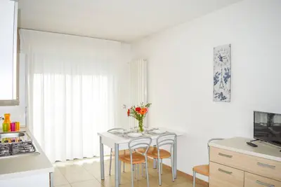 Image de Holiday Rendez Vous 16 - First floor apartment with balcony and pool view