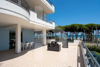 Image de Holiday Rendez Vous 20 - First floor apartment with terrace facing the sea
