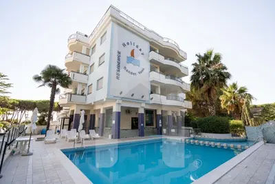Image de Holiday Rendez Vous 13 - Ground apartment with balcony and side sea view