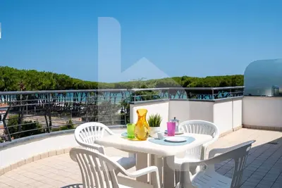 Image de Holiday Rendez Vous 55 - Fourth floor apartment with side sea view