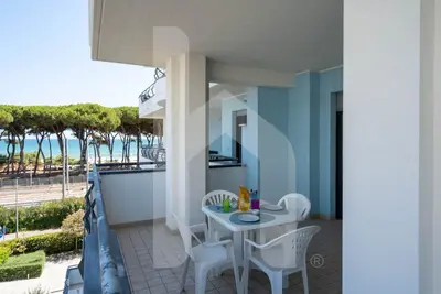 Image de Second floor apartment with sea view