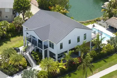 Image de The Black Marlin - 3 Bedroom \/ 2. 5 Bathroom With Pool & Tiki Hut