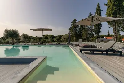 Image de Bel appartement dans une maison de vacances avec piscine, Wifi, Tv, terrasse et parking