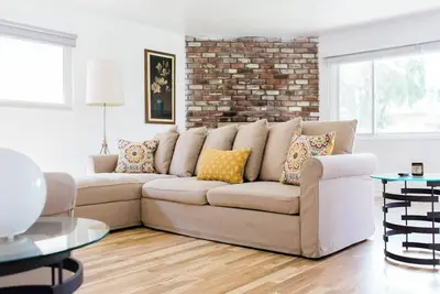 Image de 3 Bd with Fenced Front Yard - Family Friendly