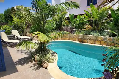 Image de Villa - Sleeps 6, free parking & heated pool