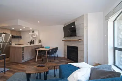 Image de Newly renovated Quality 1 bedroom at the Marquise- heated pool, located on Free ski/village shuttle