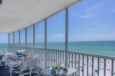 Image de Unmatched Ocean and Beach View | Beachfront Heated Pool | Pristine Condo | Ready to Book!