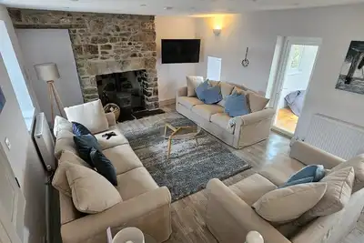 Image de A spacious, detached, modernised cottage near Abersoch with stunning sea views.