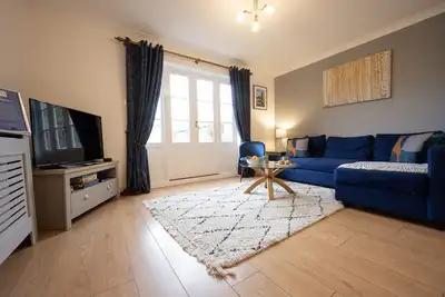 Charming City Centre house with Parking