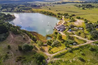 Image de Island of RĂĽgen, only 10 minutes from the Baltic seaside resort of Binz, by the lake