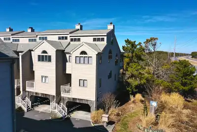 Image de Perfectly Located 3-bed townhouse end unit near Fenwick Island Beach! Wifi Available, Pool, Close to the Beach and restaurants!