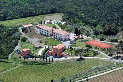 Image de Gorgogna- apartment in wine estate