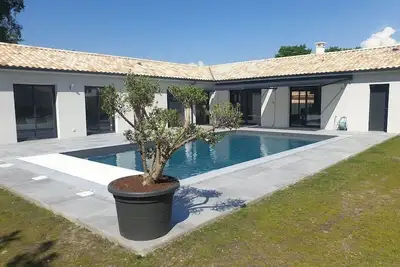 Image de Villa avec piscine à proximité du Lac d'Hourtin
