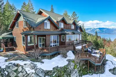 Image de New - Custom Lake House w/ Private Island