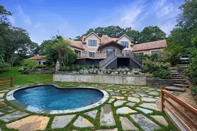 Image de Ocean views, Beach Access, Designer Hither Hills House. . . .
