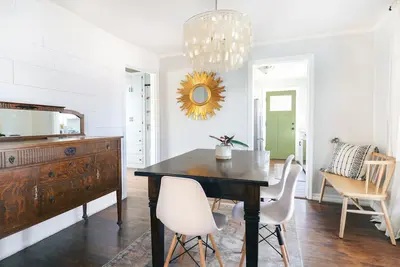 Image de Casa Venezia -Cozy brick home located in Central Oklahoma City
