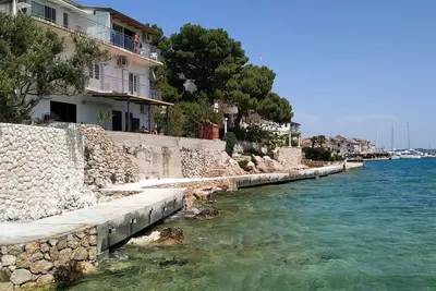 Image de Appartement dans Tribunj avec vue mer, Balcon, Climatisation, Wifi (5081-1)