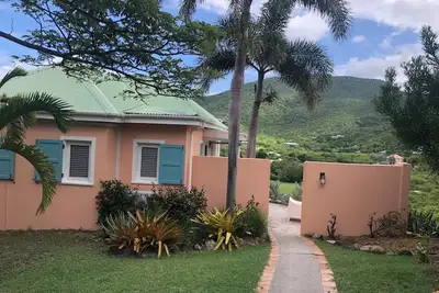 Image de Private Cottage with Stunning Views of Caribbean Sea Walk to Beach & Restaurants