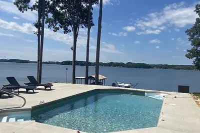 Image de Lakeside Retreat Entire House Inground pool, kayaks, dock