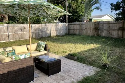 Image de Beach Haven - prime location from beaches and downtowns