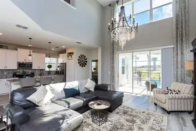 Image de This 5 bedroom home is ideal for an elegant memorable family vacation