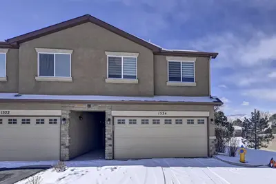 Image de Cozy Executive Style 3-Bedroom Townhouse