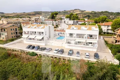Image de Cerrano Park B08 - Libeccio - Apartment with garden and terrace with seaview