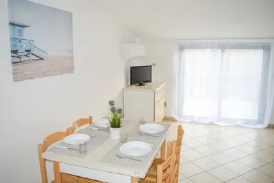 G. Bay C22 -  Second floor apartment with balcony overlooking the sea and the poo